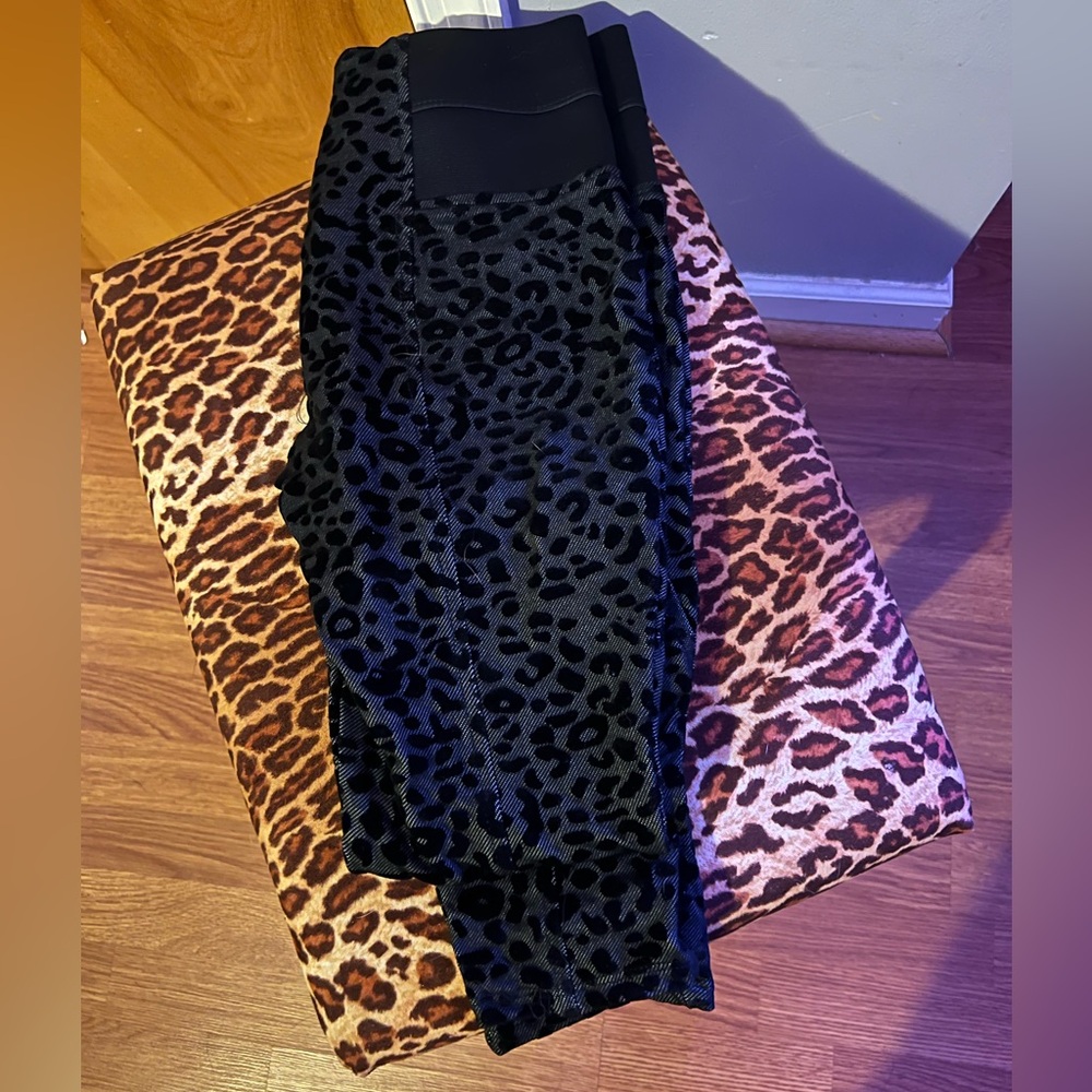 NWOT leopard print leggings